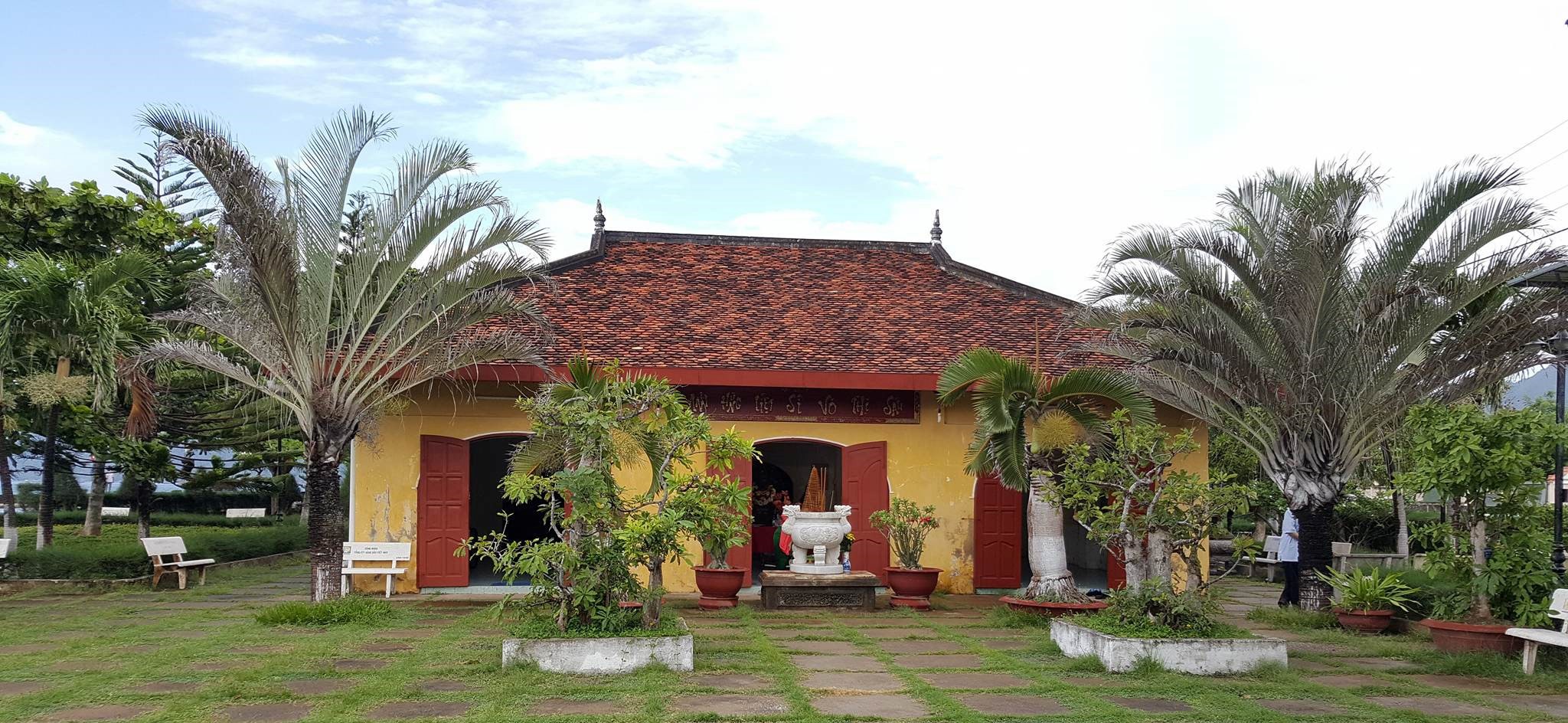 Miếu 5 cô (Miếu Ngũ hành Côn Đảo) Miếu 5 cô (Miếu Ngũ hành Côn Đảo)