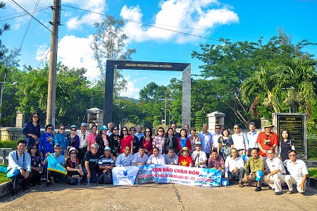 Đi lễ Cô Sáu tại Nghĩa trang Hàng Dương | 3 Ngày 2 Đêm từ Hà Nội