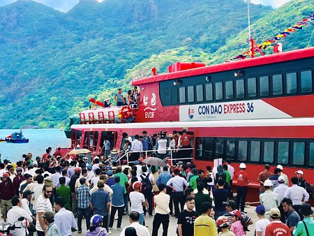 Đi tàu cao tốc Côn Đảo Express 36