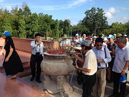 Tết âm lịch 2025 - Du xuân đầu năm | Dinh chúa Đảo - Chùa Núi Một - Nghĩa trang Hàng Dương - Miếu bà Phi Yến