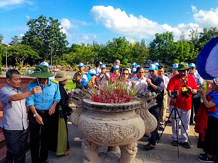 Dịp tết dương lịch 2025 | Cảng Bến Đầm - Bãi Nhát - Dinh chúa Đảo - Nghĩa trang Hàng Dương - Miếu bà Phi Yến - Miếu Cậu - Bãi Đầm Trầu