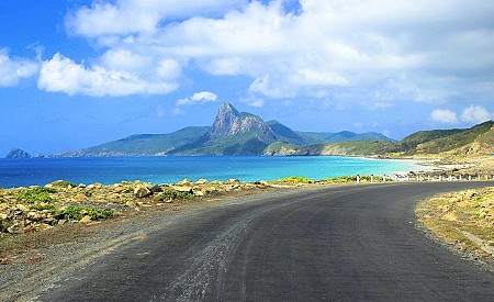 Trại tù Phú Sơn, Phú Hải - Nghĩa trang Hàng Dương - Miếu bà Phi Yến - Miếu Cậu - Bãi Đầm Trầu Dịp 30/4/2025 (VCD31)