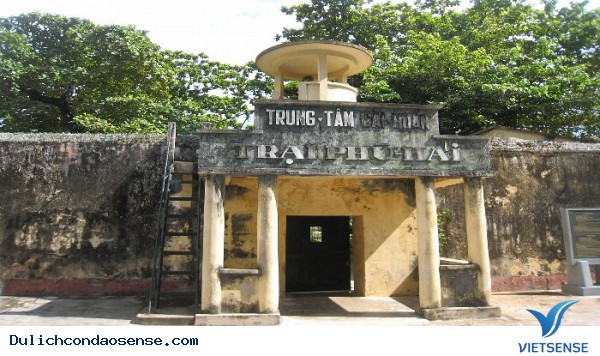 Ngày 1: viếng mộ cô Sáu