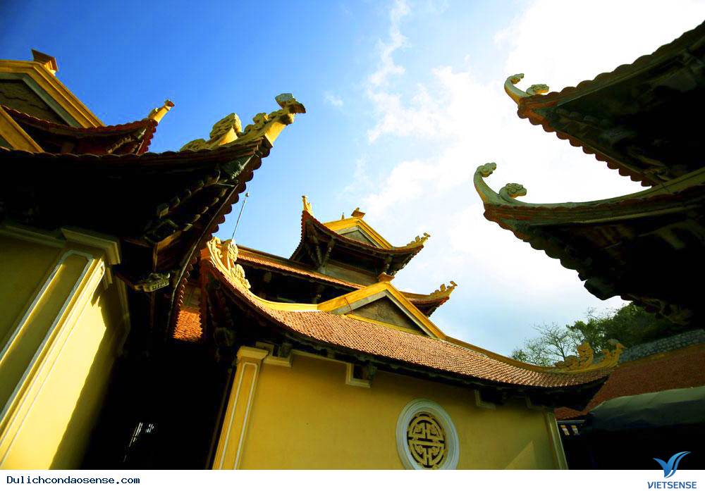 Vẻ đẹp trên cao từ ngôi chùa cổ - Ảnh 1