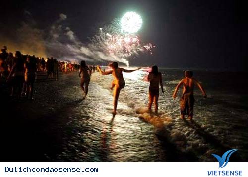 Chùm ảnh pháo hoa trên biển tuyệt đẹp Chùm ảnh pháo hoa trên biển tuyệt đẹp