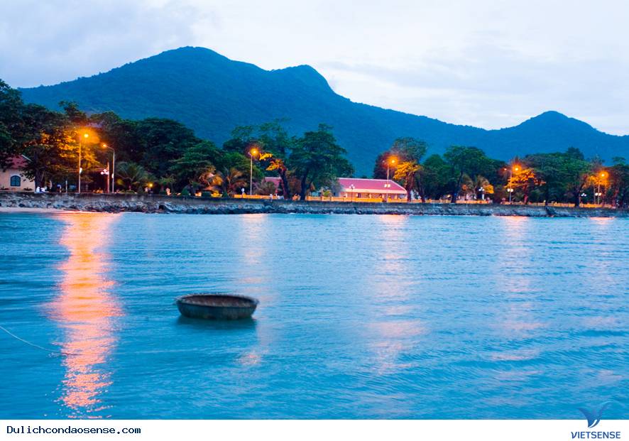 Ngày 2: Tham quan Côn Đảo và các di tích lịch sử oai hùng. - Ảnh 1