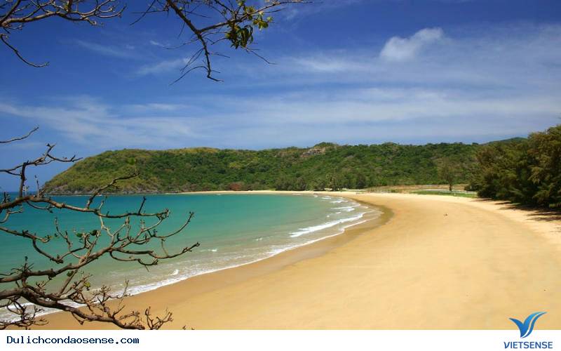 Thăm quan Côn Đảo hút khách trong dịp hè 2025 - Ảnh 1