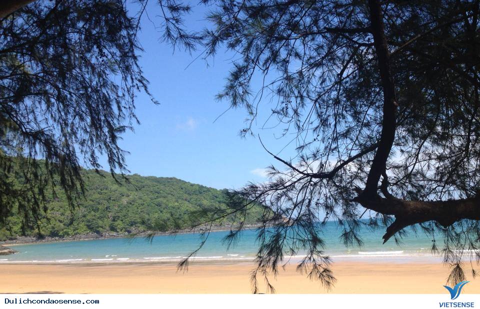 Thăm quan Côn Đảo hút khách trong dịp hè 2025 - Ảnh 5