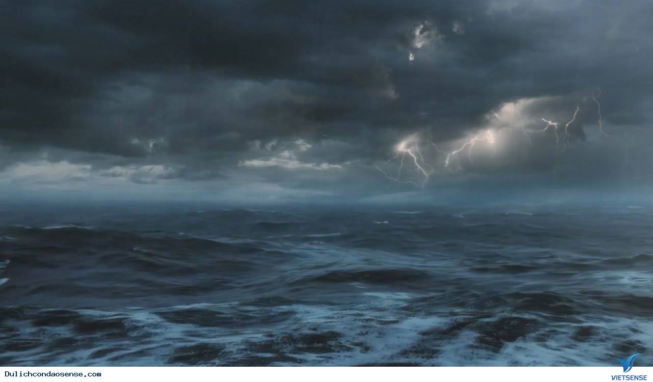 kinh nghiệm đi biển Côn Đảo gặp bão - Ảnh 1