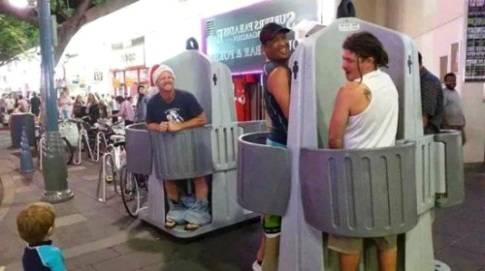 Những điều khiếm nhã của khách thăm quan trên thế giới